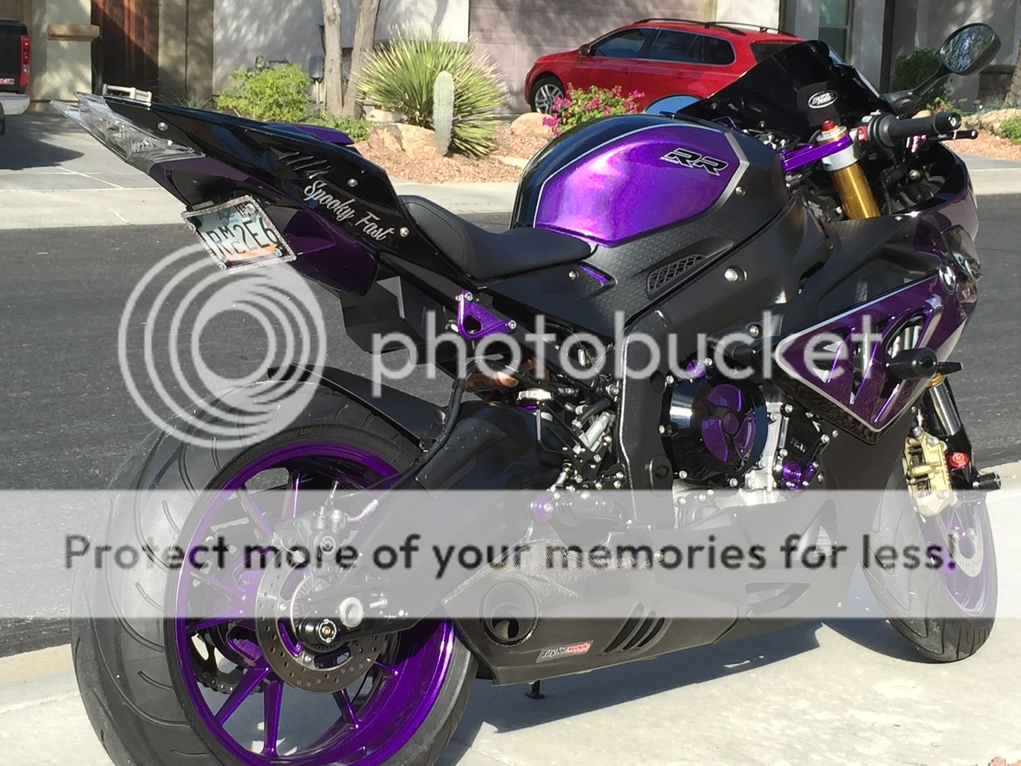 Мотоцикл БМВ фиолетовый